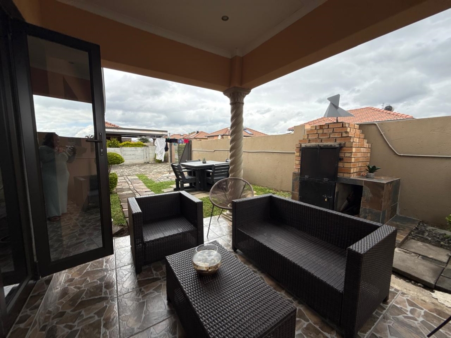 3 Bedroom Property for Sale in Waterval East North West